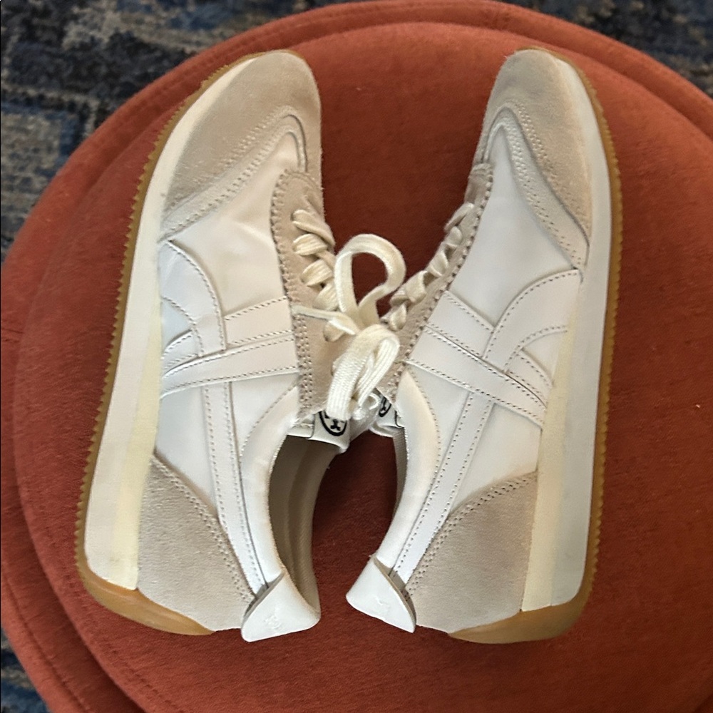 Tory Burch White & Beige Low-Top leather neutral Suede-Trim Sneakers 6.5 - Picture 6 of 9